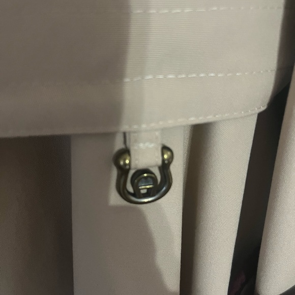 Vintage  Etienne Aigner long belted trench coat size 12 - Picture 9 of 13